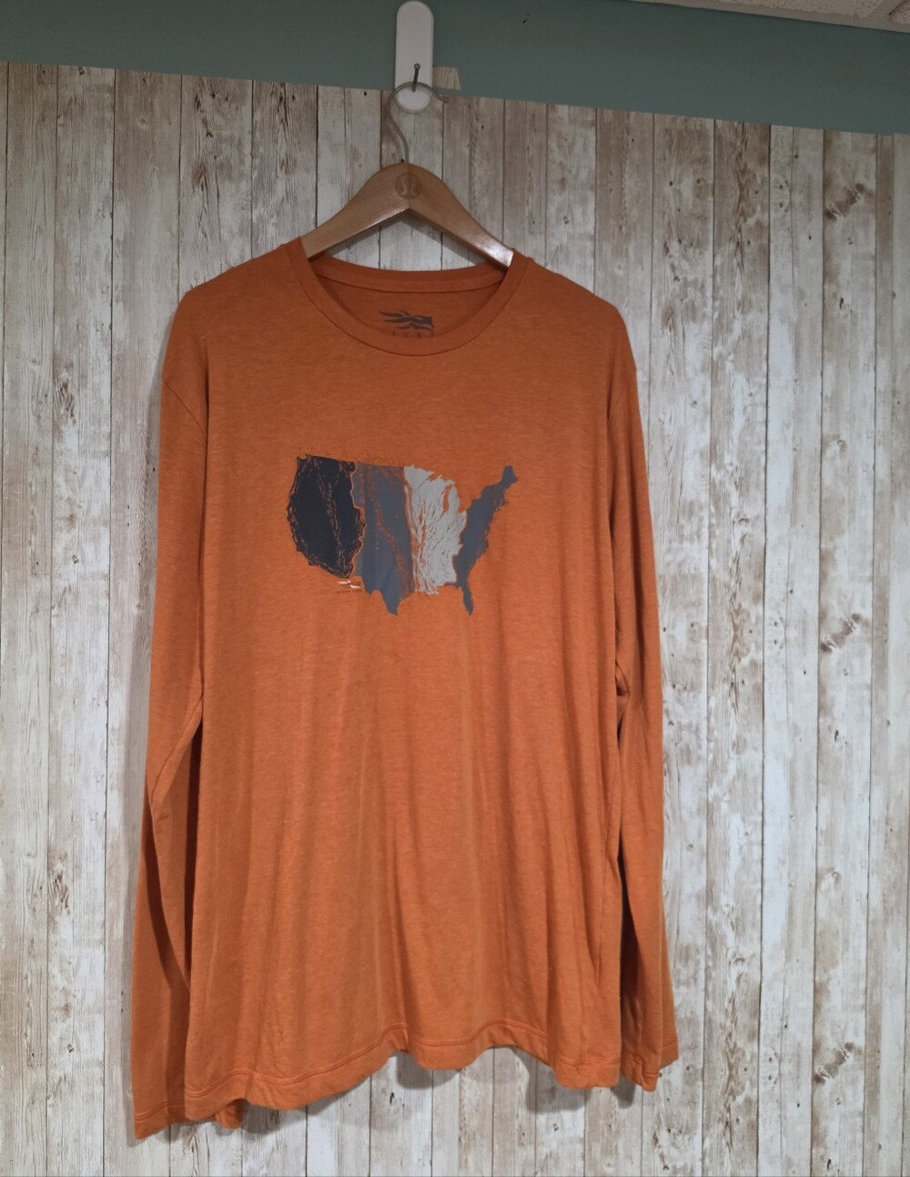 Sitka Men’s XL Orange Long Sleeve Graphic Print Polyester Blend T-Shirt USA Map